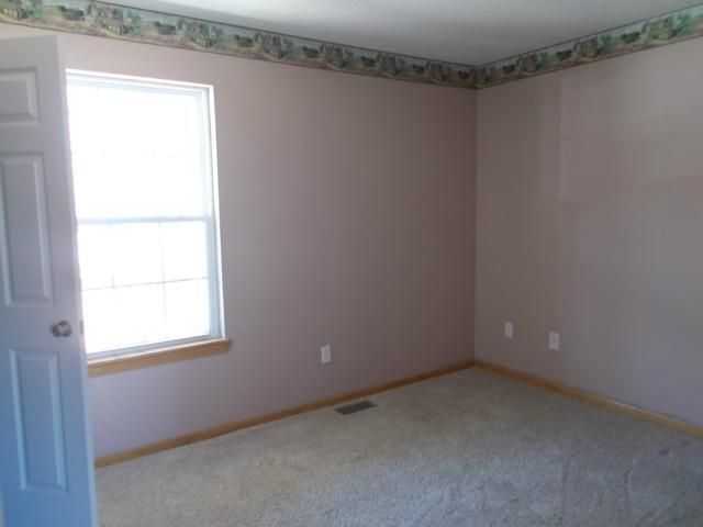 619 S Camden St, Richmond, MO 64085