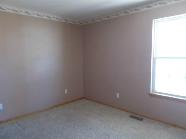 619 S Camden St, Richmond, MO 64085