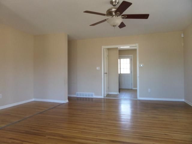 6337 Dodson Ave, Kansas City, KS 66106