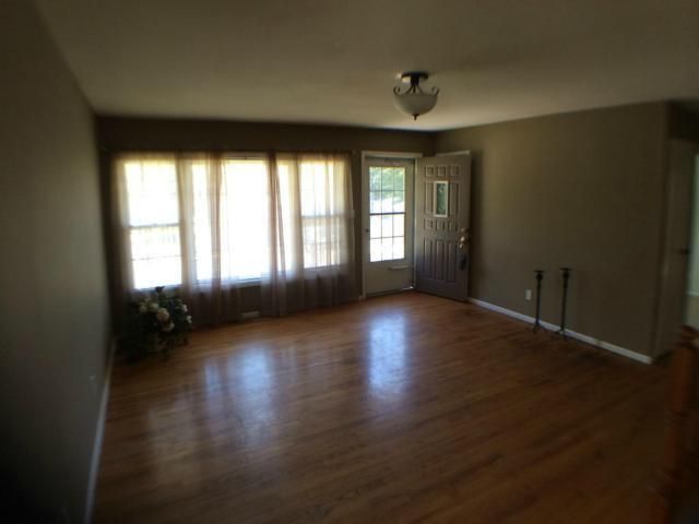 3107 Mayfair Dr, St Joseph, MO 64506