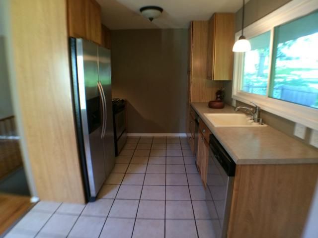 3107 Mayfair Dr, St Joseph, MO 64506