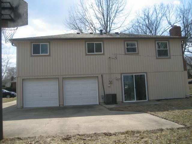 136 E 132nd St, Kansas City, MO 64145