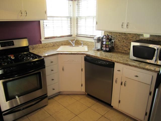 8112 Mackey St, Overland Park, KS 66204