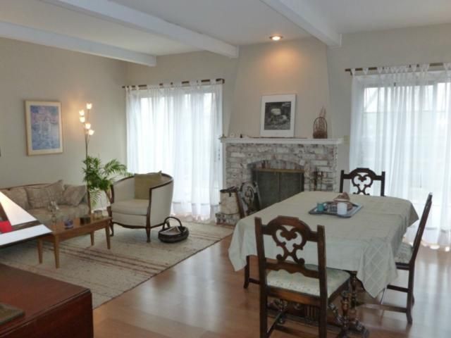 5708 Metcalf Ct, Overland Park, KS 66202