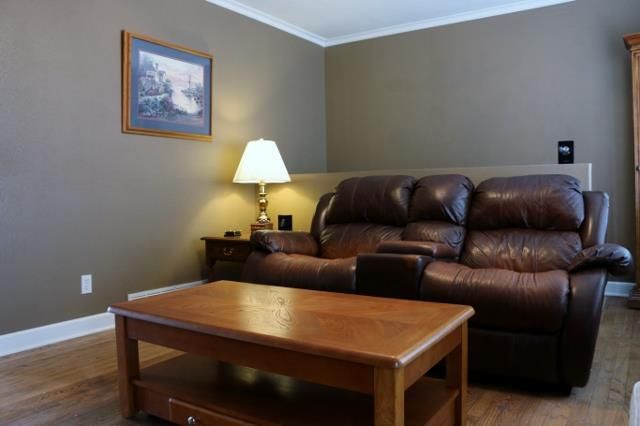 7000 Mackey St, Overland Park, KS 66204