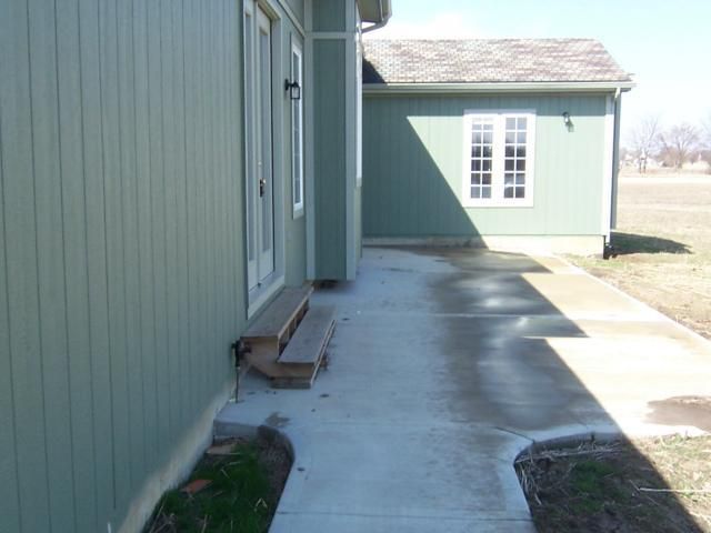 19641 Valley Rd, Lacygne, KS 66040