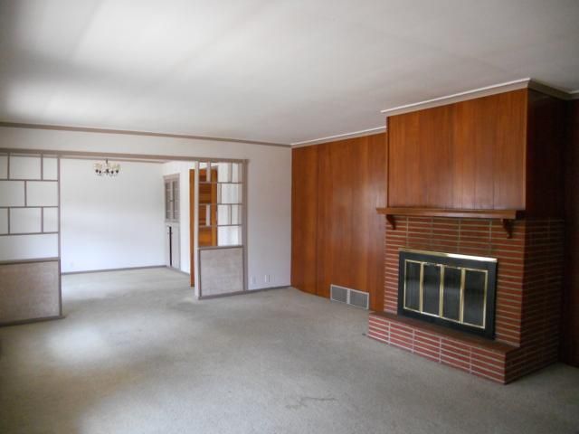 614 W Wabash St, Olathe, KS 66061