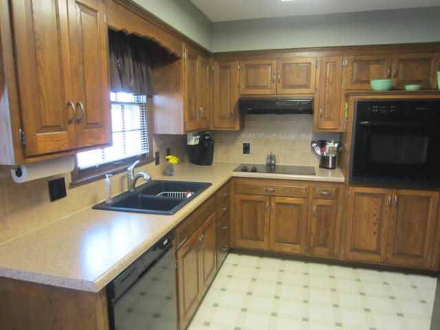 12212 E 57th St, Kansas City, MO 64133