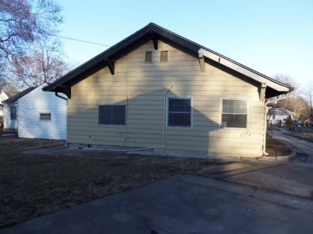 719 Meade St, Brookfield, MO 64628