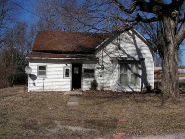 209 E 8th St, Hamilton, MO 64644