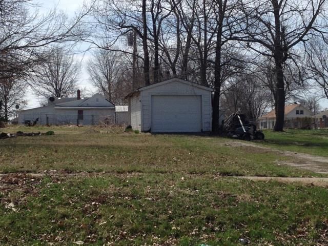 205 W 27th St, Higginsville, MO 64037