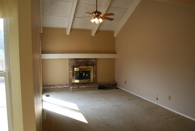 8045 N Stoddard Ave, Kansas City, MO 64152