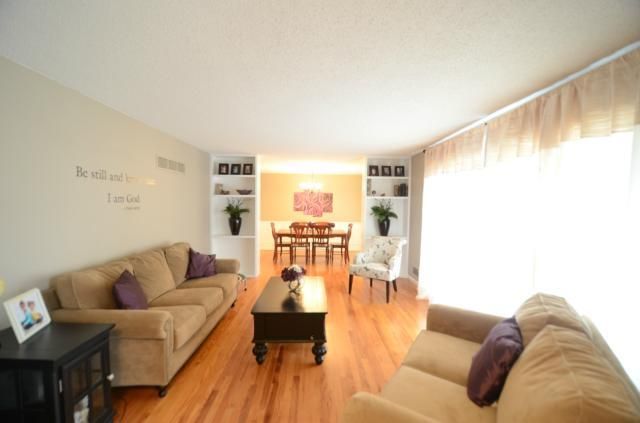 5214 Stanton Dr, Kansas City, MO 64133