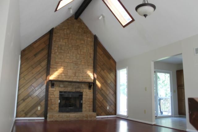 12910 S Arapaho Dr, Olathe, KS 66062