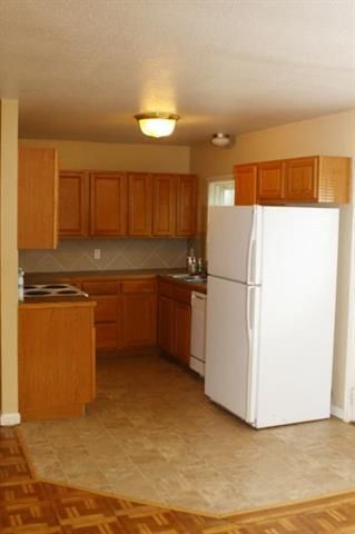 709 NW Black Twig Ln, Lee's Summit, MO 64081