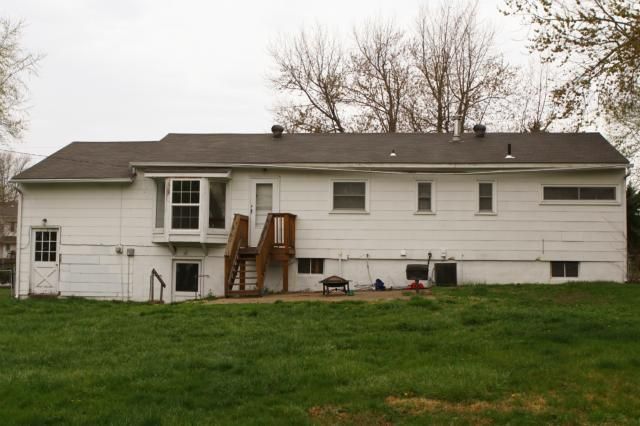 709 NW Black Twig Ln, Lee's Summit, MO 64081