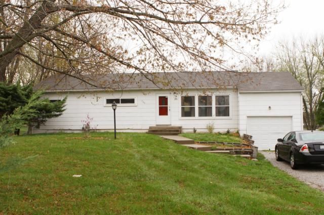 709 NW Black Twig Ln, Lee's Summit, MO 64081
