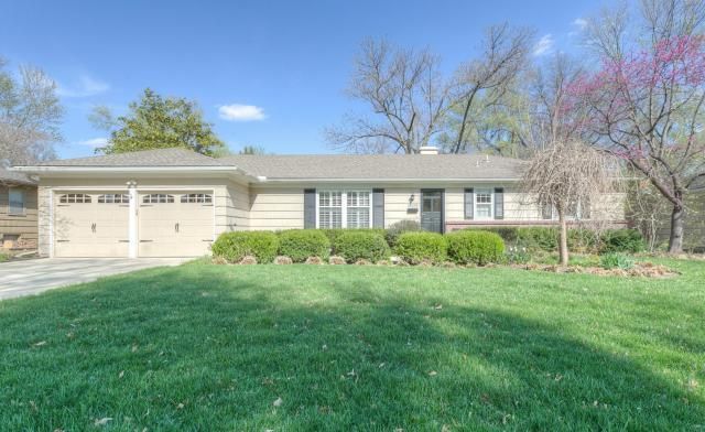 10325 Dearborn St, Overland Park, KS 66207