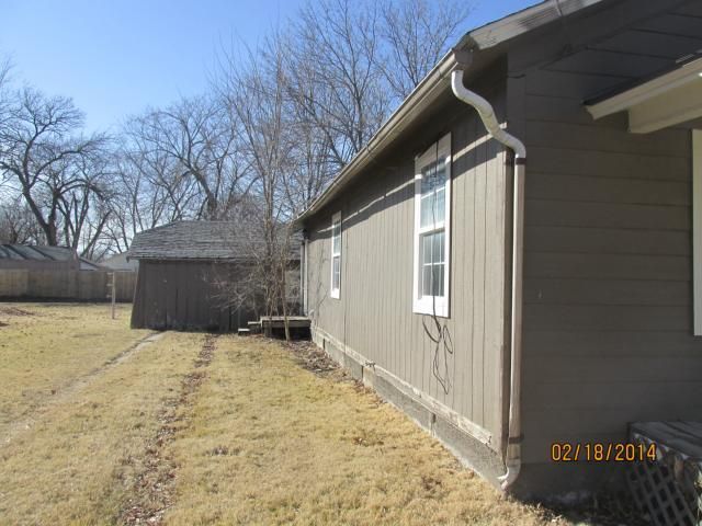 1120 4th St, Osawatomie, KS 66064