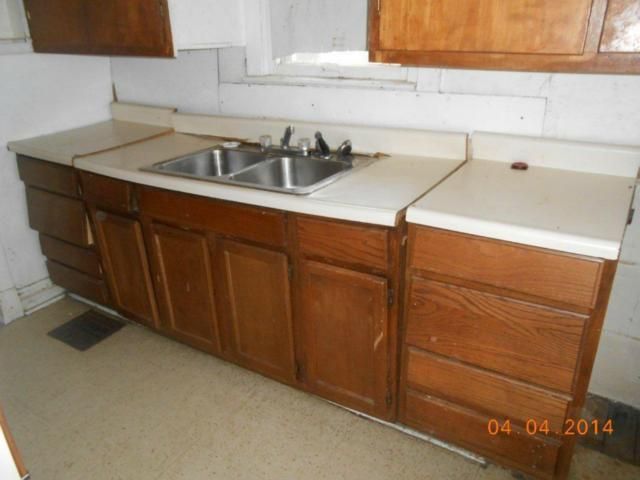 2417 E 70th St, Kansas City, MO 64132
