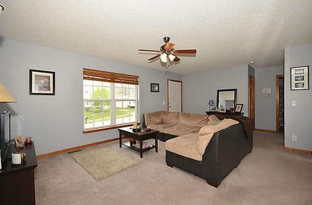 1005 Viola St, Smithville, MO 64089
