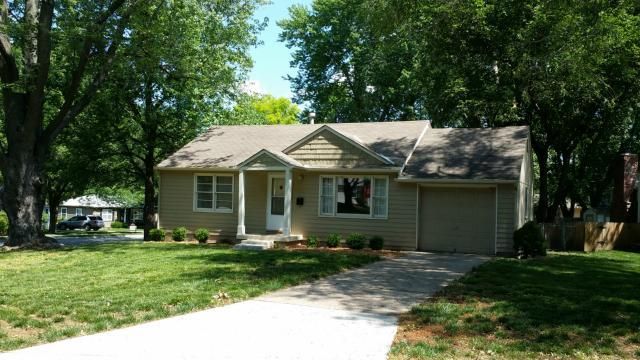 7806 W 66th St, Overland Park, KS 66202