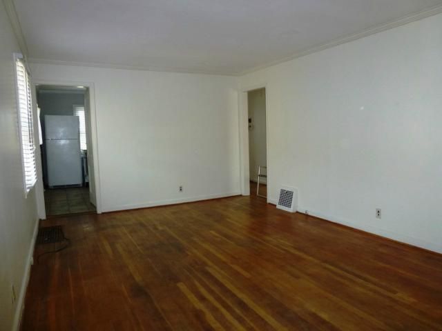 412 W 86th Ter, Kansas City, MO 64114