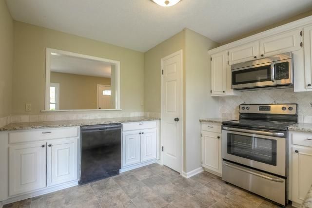 8003 E 117th Ter, Kansas City, MO 64134
