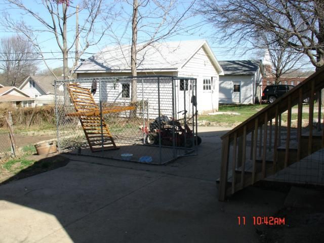 1810 S Ralston Ave, Independence, MO 64052