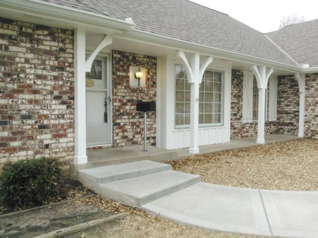 1301 E 108th St, Kansas City, MO 64131