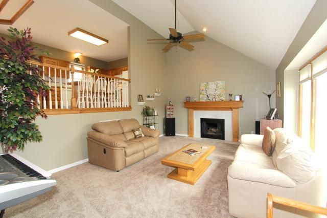 7527 N Chas Dr, Kansas City, MO 64158