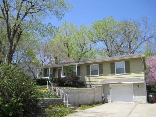 10506 W 89th Ter, Overland Park, KS 66214