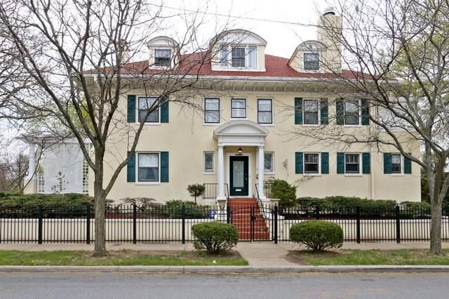 217 E 37th St, Kansas City, MO 64111
