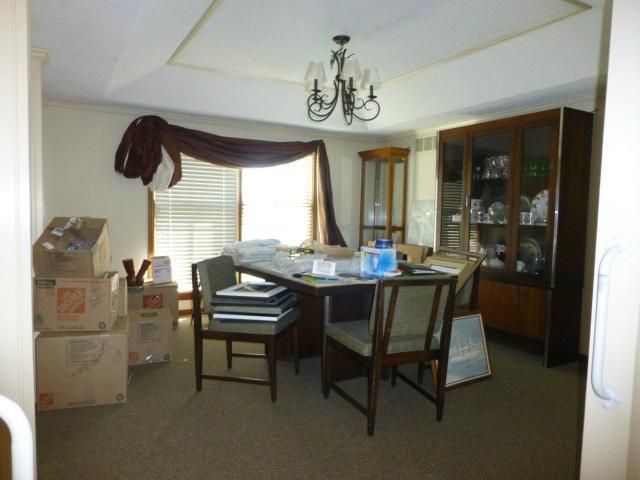 9746 Nieman Pl, Overland Park, KS 66214