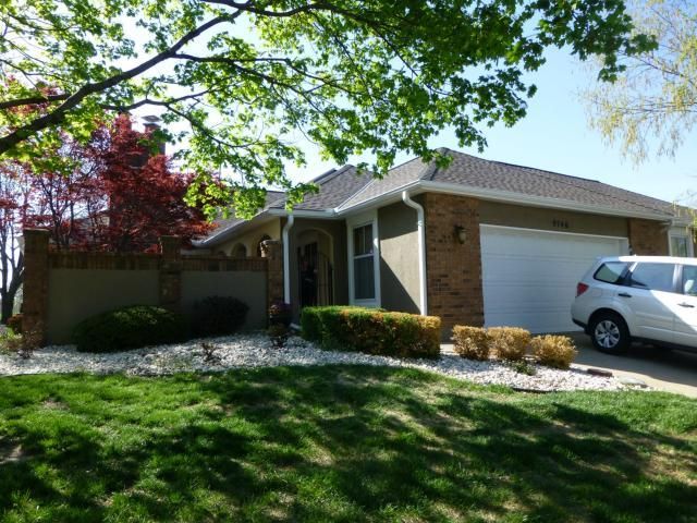 9746 Nieman Pl, Overland Park, KS 66214