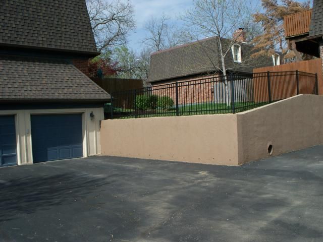 5901 Robinson Ln, Overland Park, KS 66202