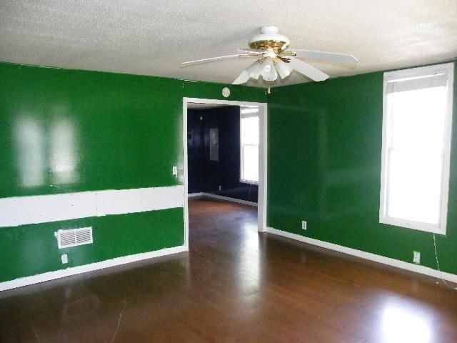 900 Pacific Ave, Kansas City, KS 66101