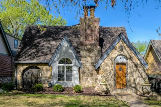 6838 Oak Ter, Kansas City, MO 64131