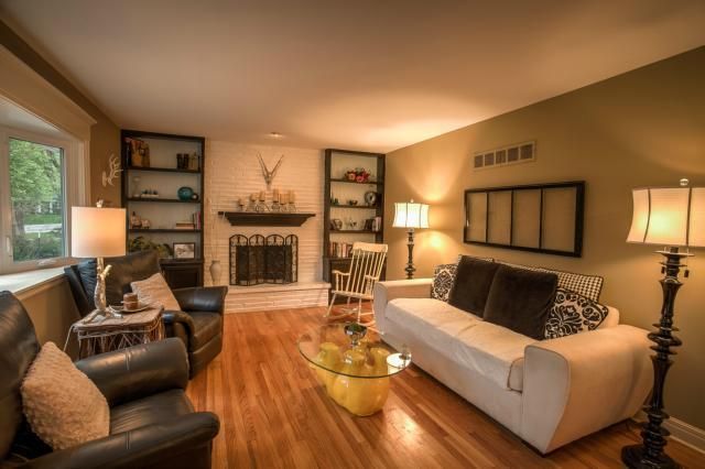 9601 Chadwick Dr, Overland Park, KS 66206