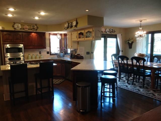 100 W 128 St, Kansas City, MO 64145