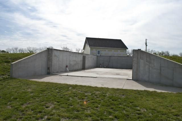 20160 82nd St, Mclouth, KS 66052