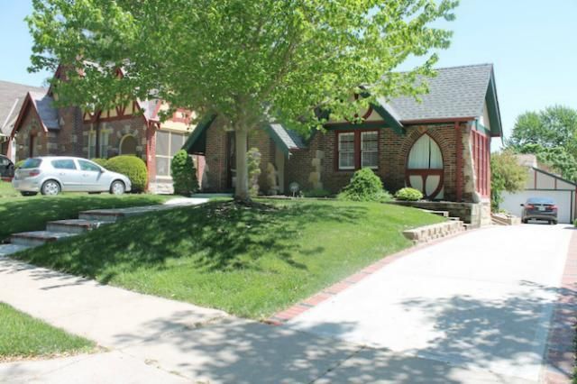 6705 Oak St, Kansas City, MO 64131