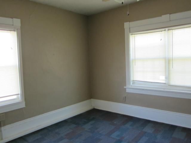203 Pine St, Liberty, MO 64068