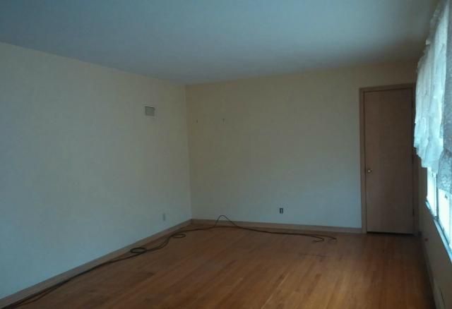 9529 E Gregory Blvd, Raytown, MO 64133