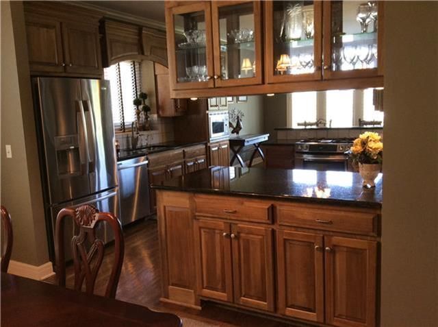 8909 W 161 St, Overland Park, KS 66085
