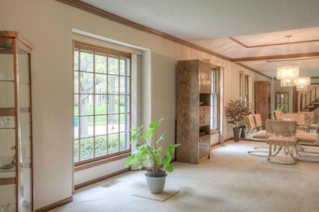 10156 Mackey St, Overland Park, KS 66212