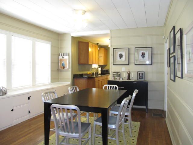 5928 Charlotte St, Kansas City, MO 64110
