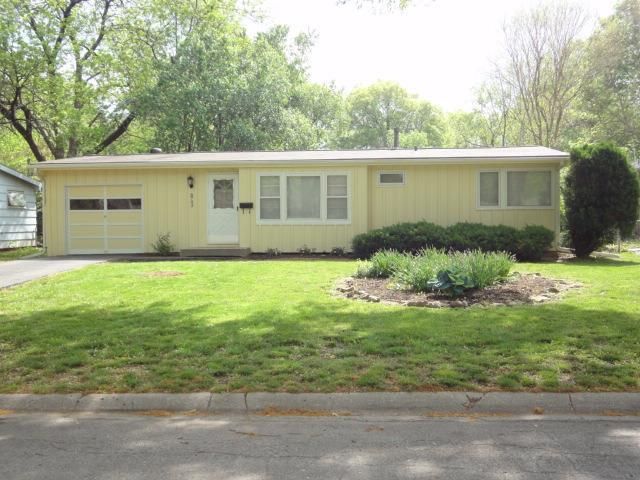 8743 Stearns St, Overland Park, KS 66214