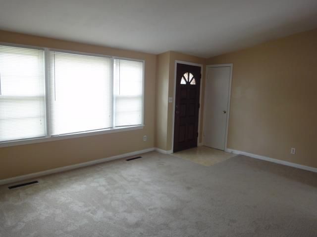 8743 Stearns St, Overland Park, KS 66214