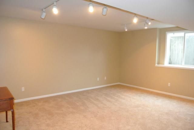 3417 Stone Post Ct, Lawrence, KS 66049